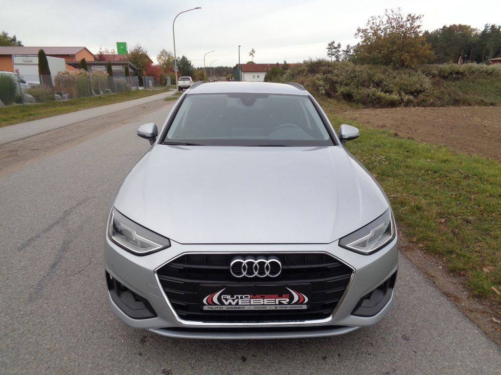 Audi A4 Avant 30 2.0 TDI  S tronic