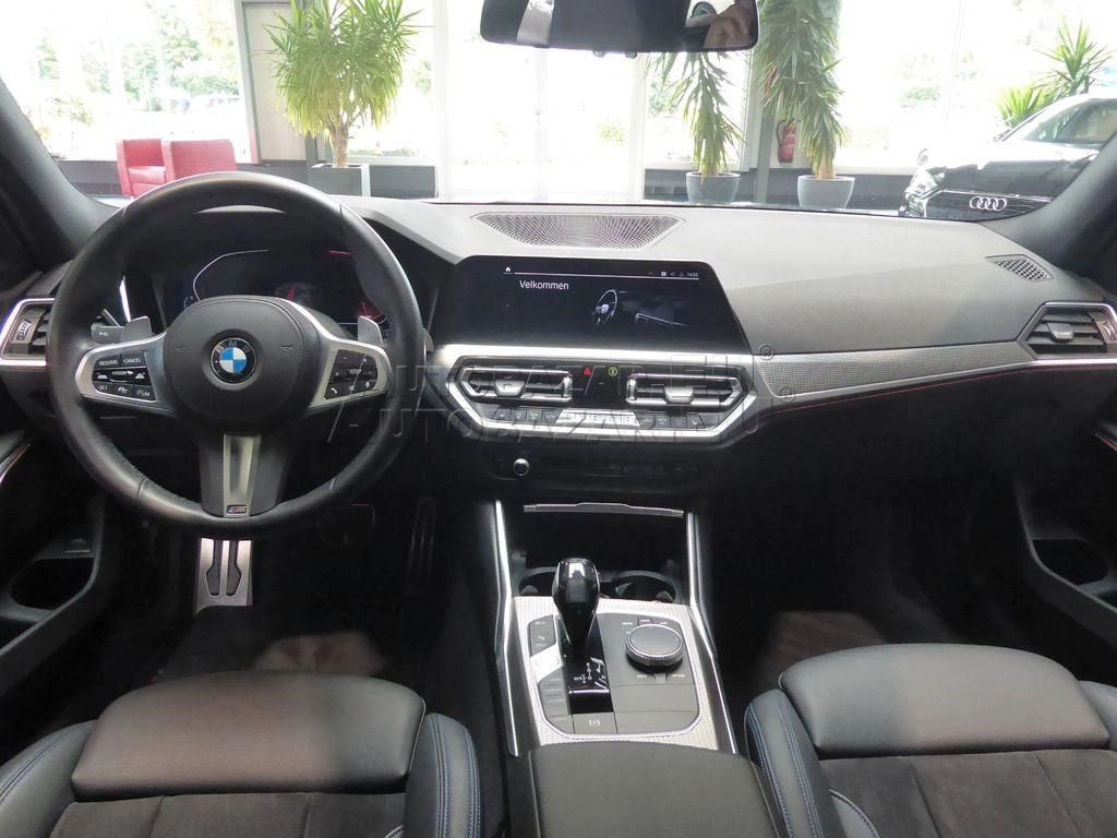 BMW rad 3 Touring 330i Touring A/T