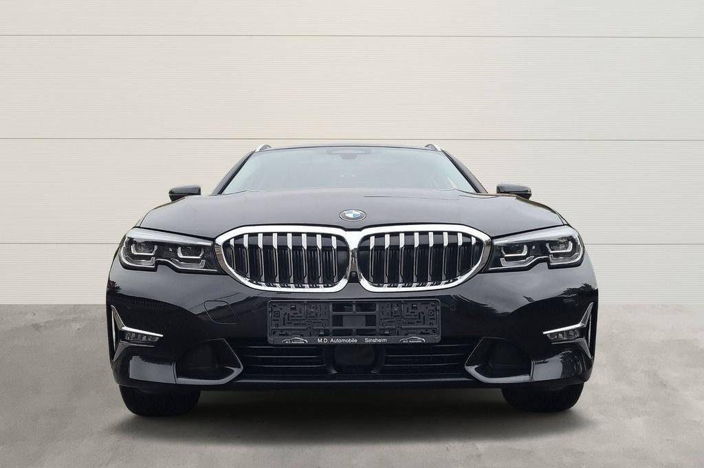 BMW Rad 3 Touring 330d  xDrive A/T