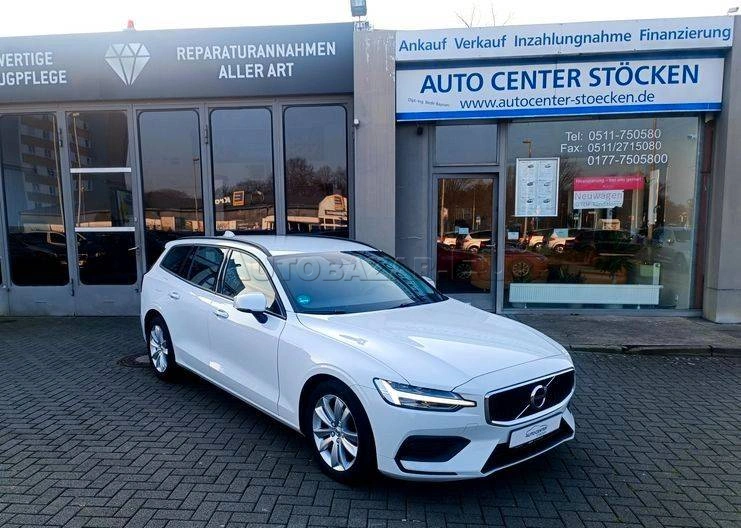 Volvo V60 B4 Momentum A/T