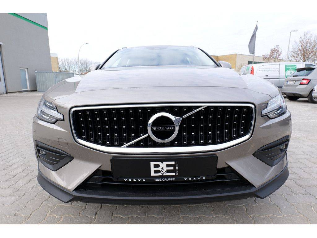 Volvo V60 CC B4 mHEV Cross Country Pro A/T AWD