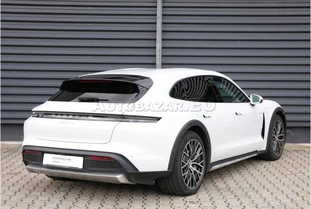 Porsche Taycan 4 Cross Turismo