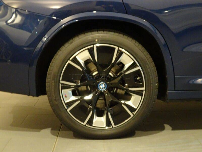 BMW iX3 A/T