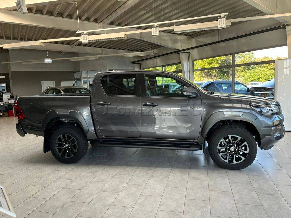 Toyota Hilux DC 2.8 I D-4D Invincible 4x4 A/T