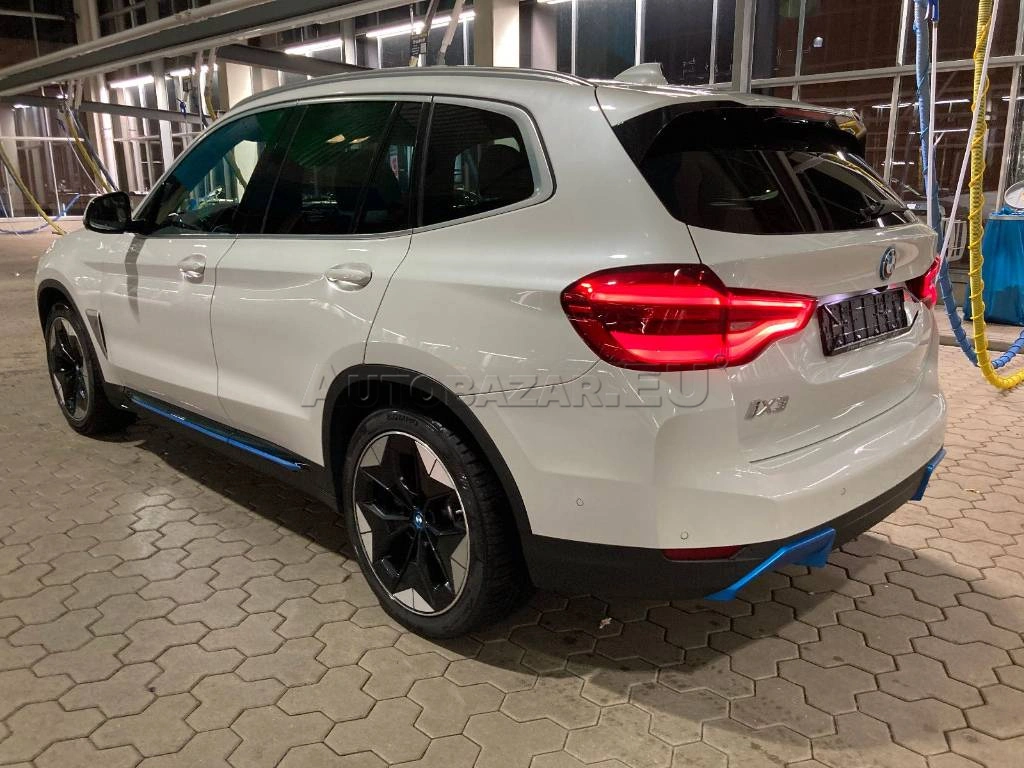 BMW iX3 A/T