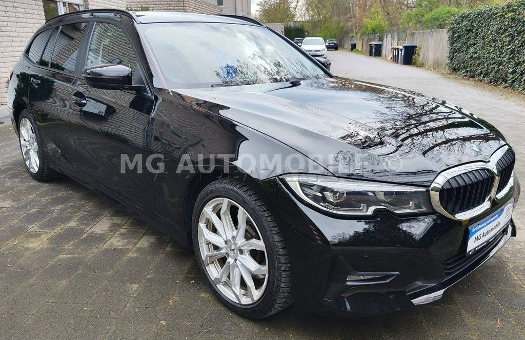 BMW Rad 3 Touring 330d mHEV  xDrive A/T