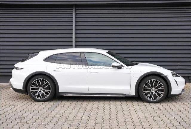 Porsche Taycan 4 Cross Turismo