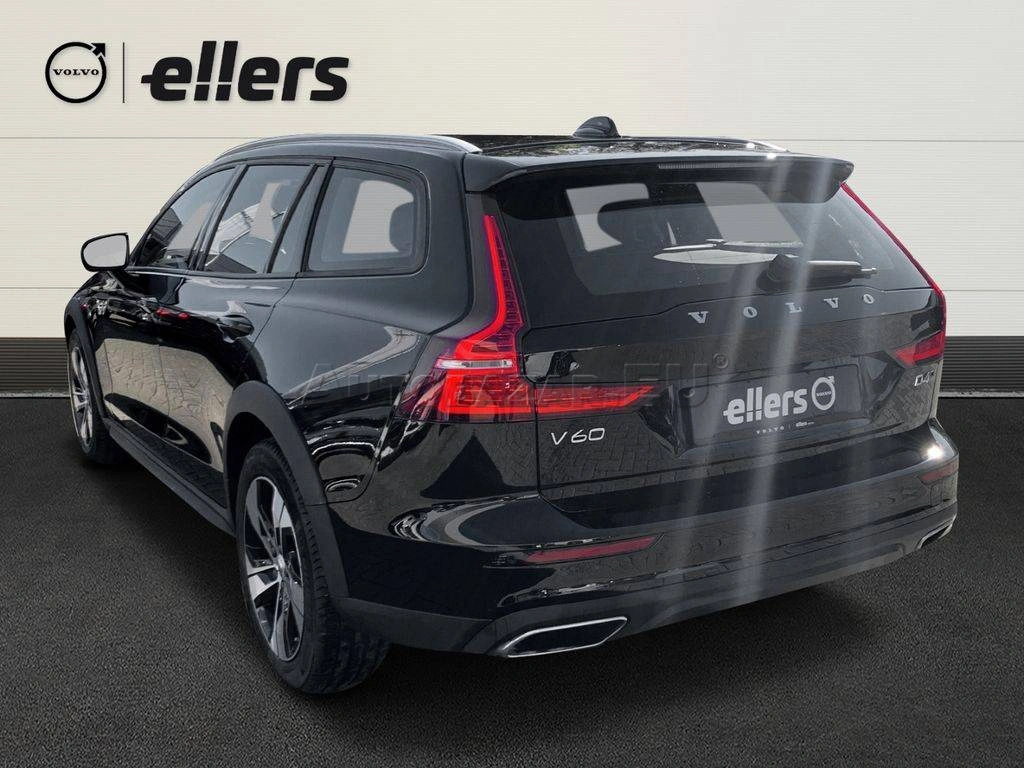 Volvo V60 CC D4 2.0L Cross Country A/T AWD