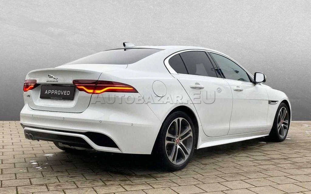Jaguar XE 2.0D I4 D200 R-Dynamic SE A/T