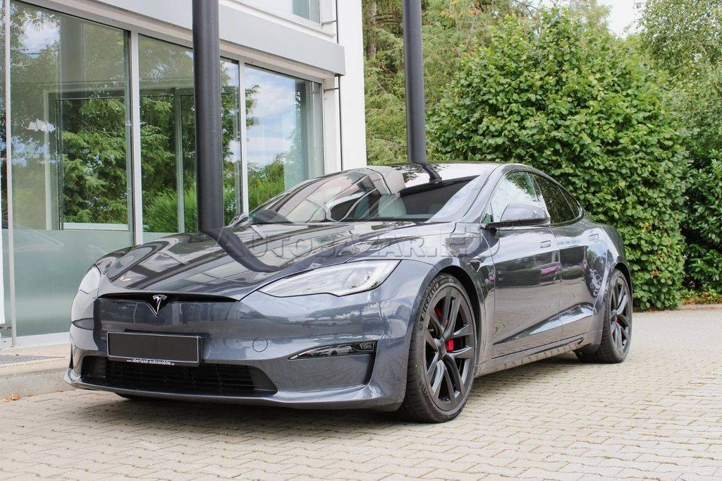 Tesla Model S Plaid