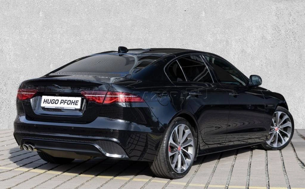 Jaguar XE 2.0D I4 D200 R-Dynamic Black A/T