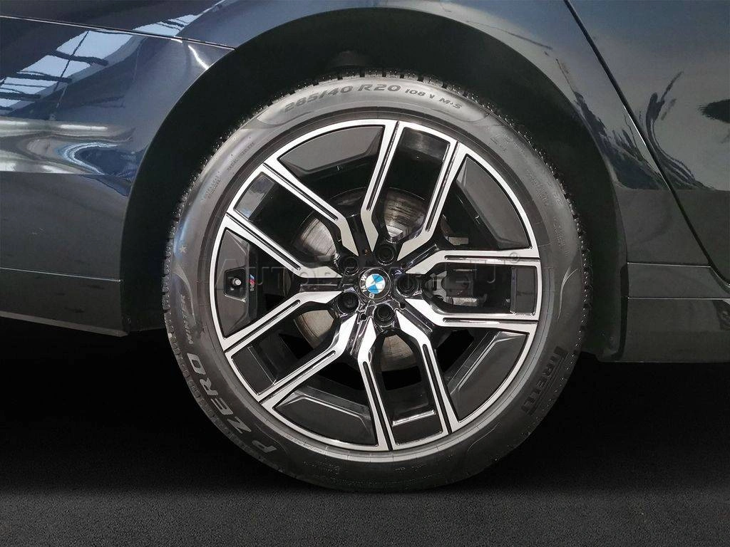 BMW Rad 7 740d xDrive