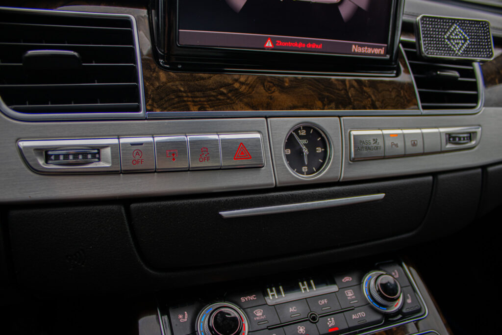 Audi A8 2011 na predaj – fotografia 23