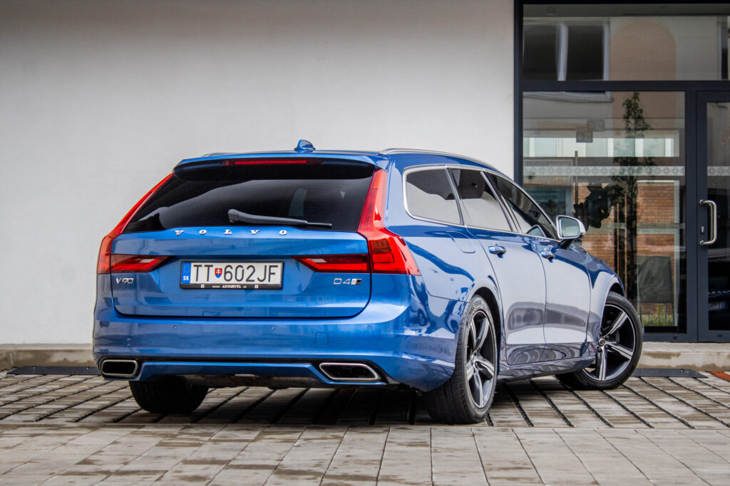 Volvo V90