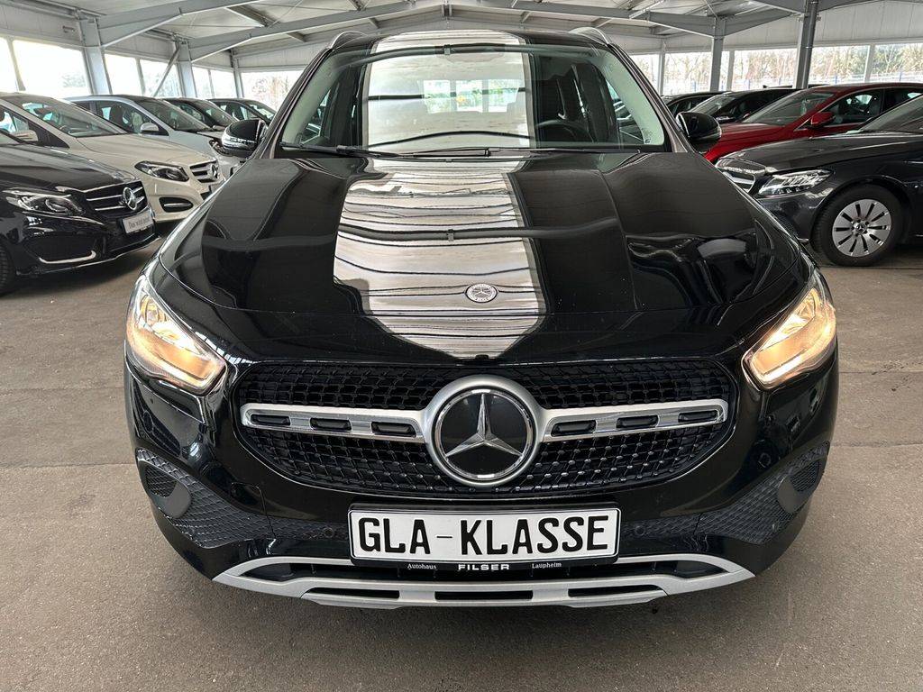 Mercedes-Benz GLA 200 d A/T