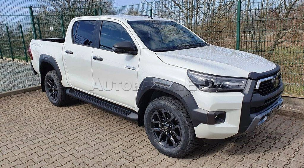 Toyota Hilux DC 2.8 I D-4D Invincible 4x4 A/T