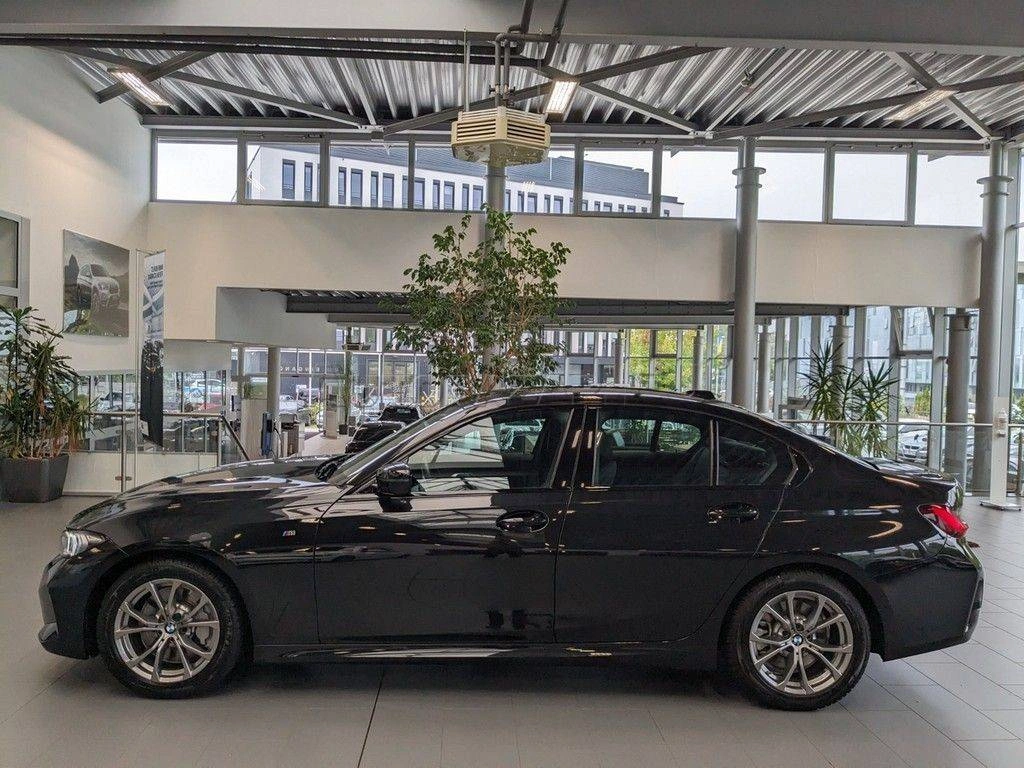 BMW Rad 3 330i A/T