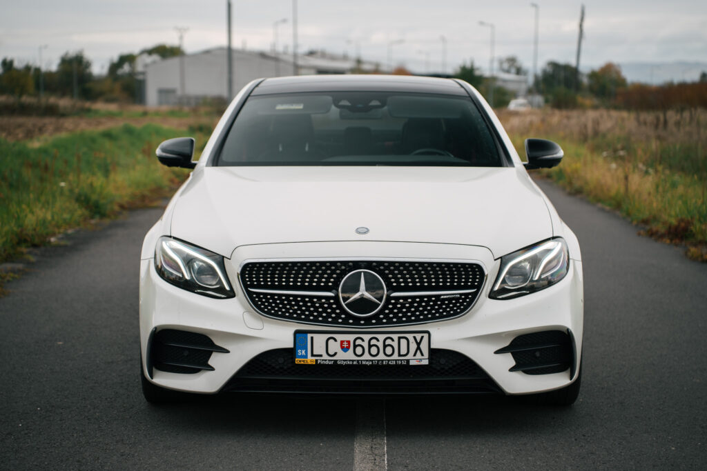 Mercedes E trieda