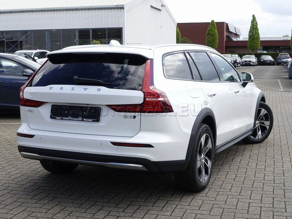 Volvo V60 Cross Country Plus B4 AWD