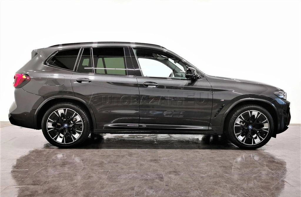 BMW iX3 A/T