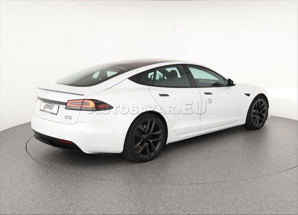 Tesla Model S Plaid