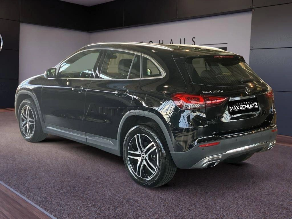 Mercedes-Benz GLA 200 d A/T