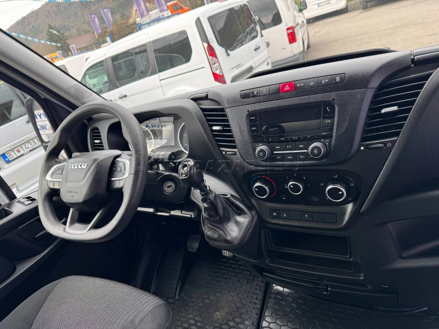 Iveco Daily 35S14V 2,3 D30V 3520mm H2 2022 na predaj – fotografia 28