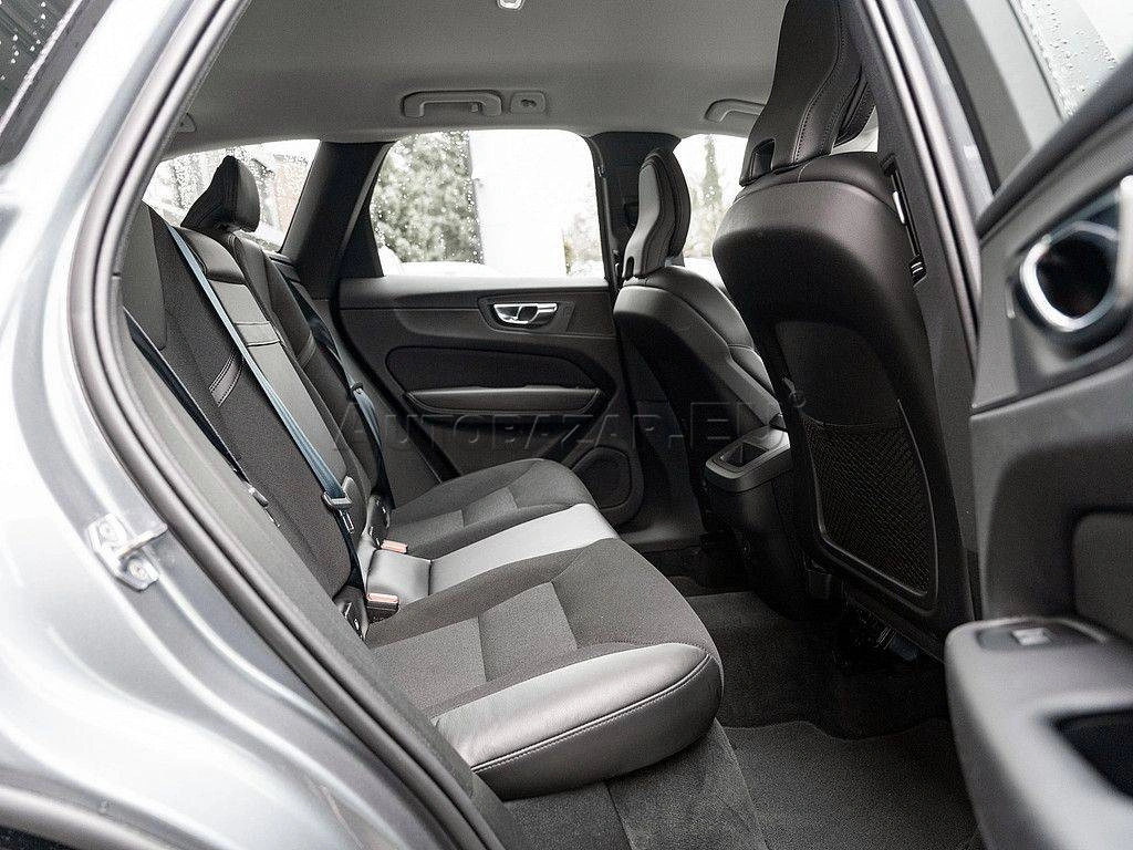 Volvo XC60 B4 Momentum Pro A/T