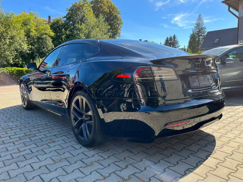Tesla Model S Plaid