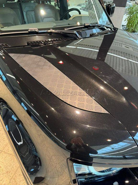 Land Rover Defender D250 First Edition 110 HSE