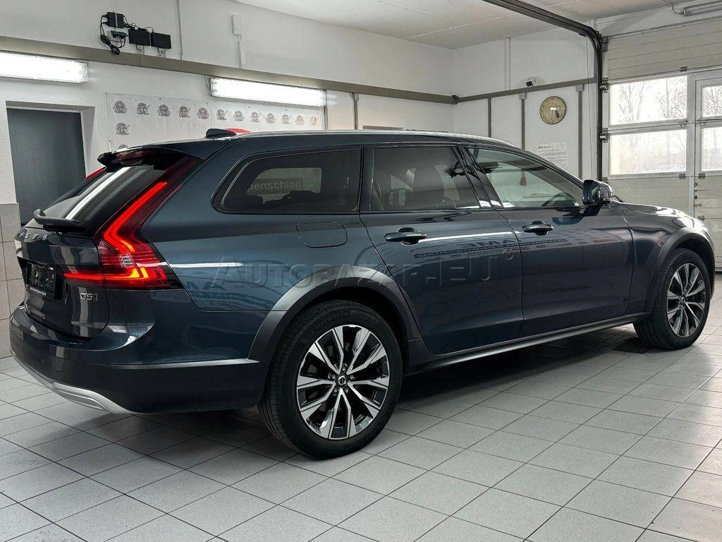 Volvo V90 CC D5 2.0L Cross Country Pro AWD A/T