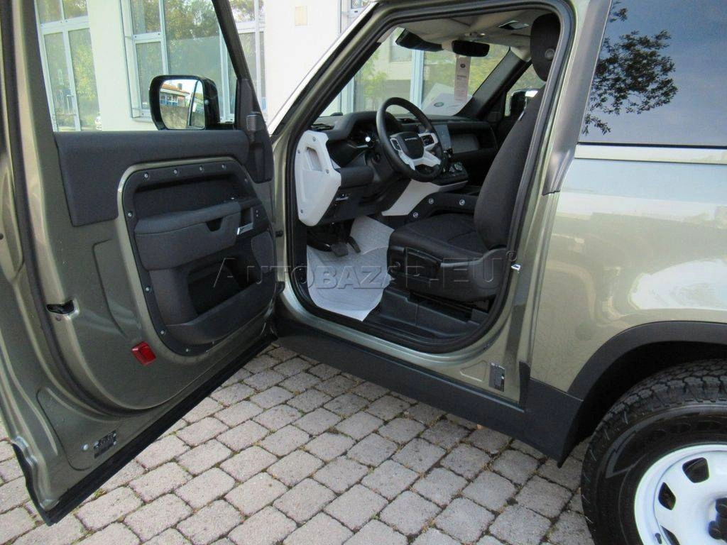Land Rover Defender 90 3.0 I6 D200 MHEV Standard A/T AWD