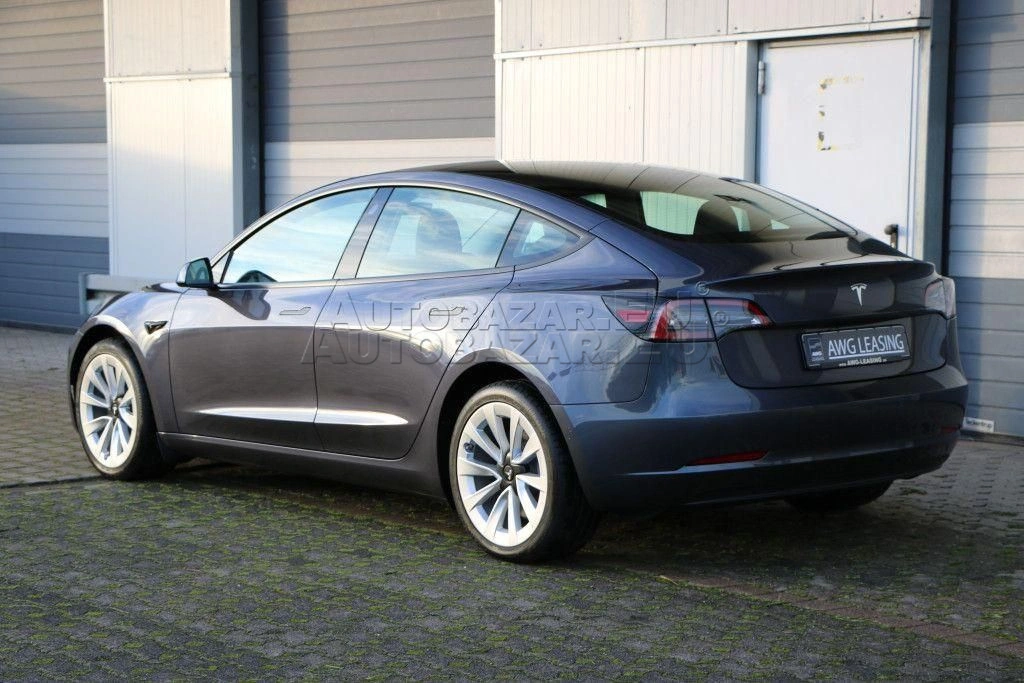 Tesla Model 3 Basic