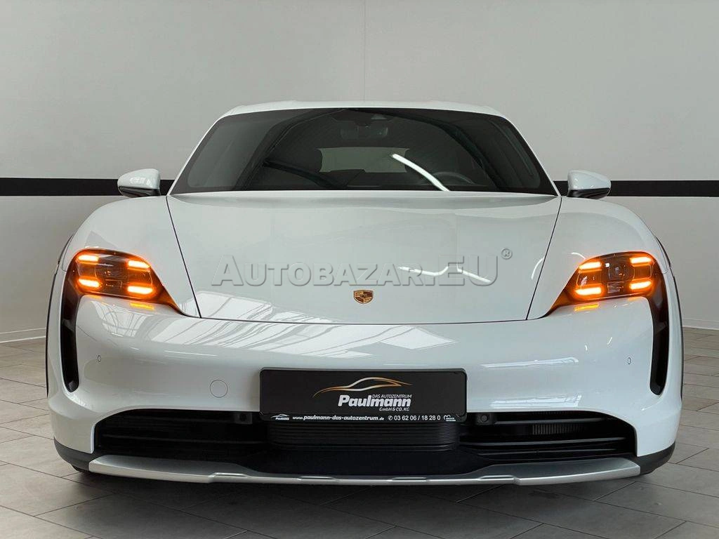 Porsche Taycan 4 Cross Turismo