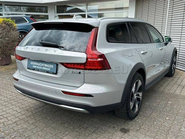 Volvo V60 Cross Country B4 AWD