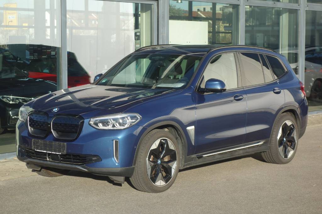 BMW iX3 A/T