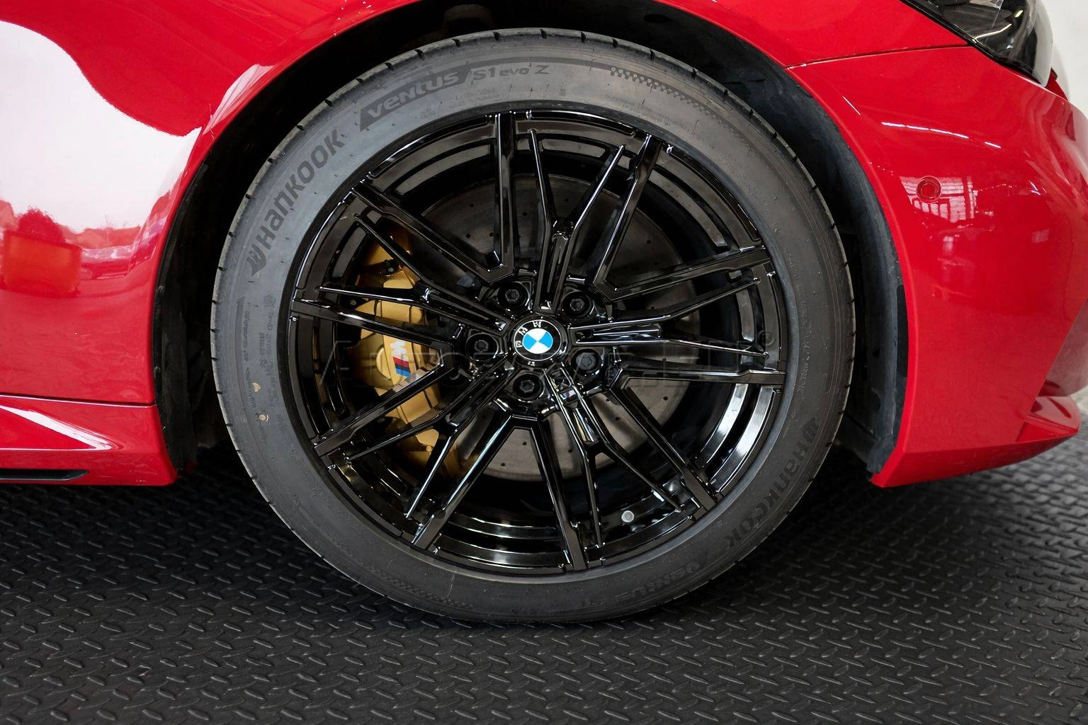BMW M5 – Carbon – Keramické brzdy – Bowers & Wilkins – NETTO 114.500€