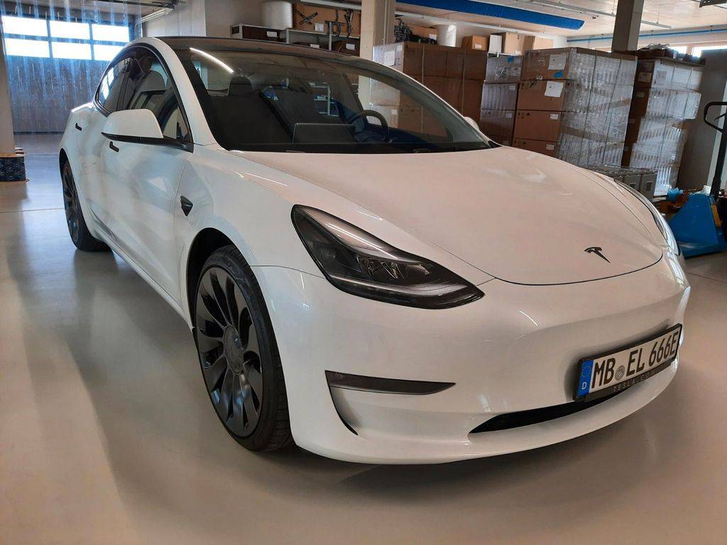 Tesla Model 3 Performance 82kWh AWD