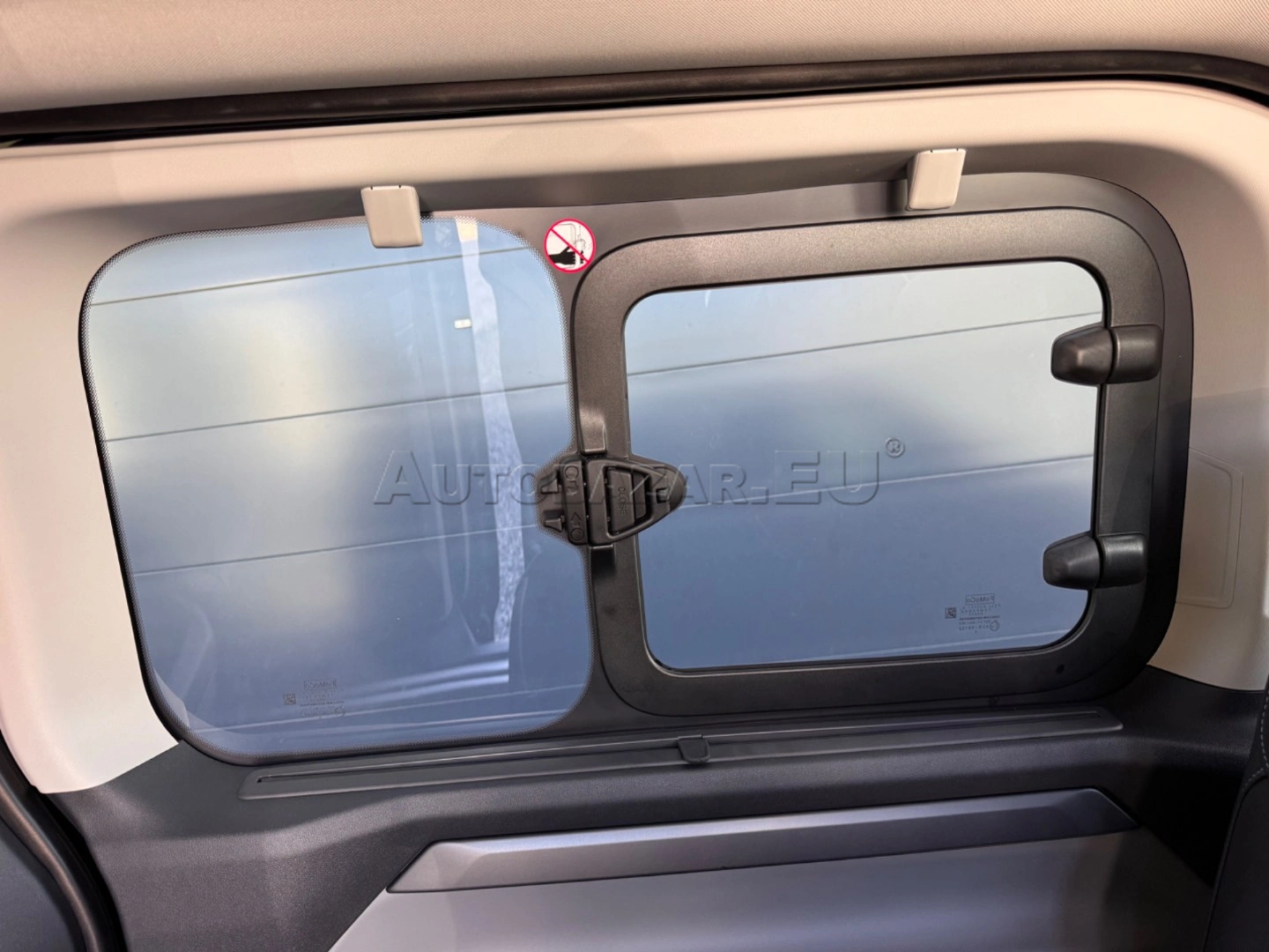 Ford Tourneo Custom 2025 na predaj – fotografia 20
