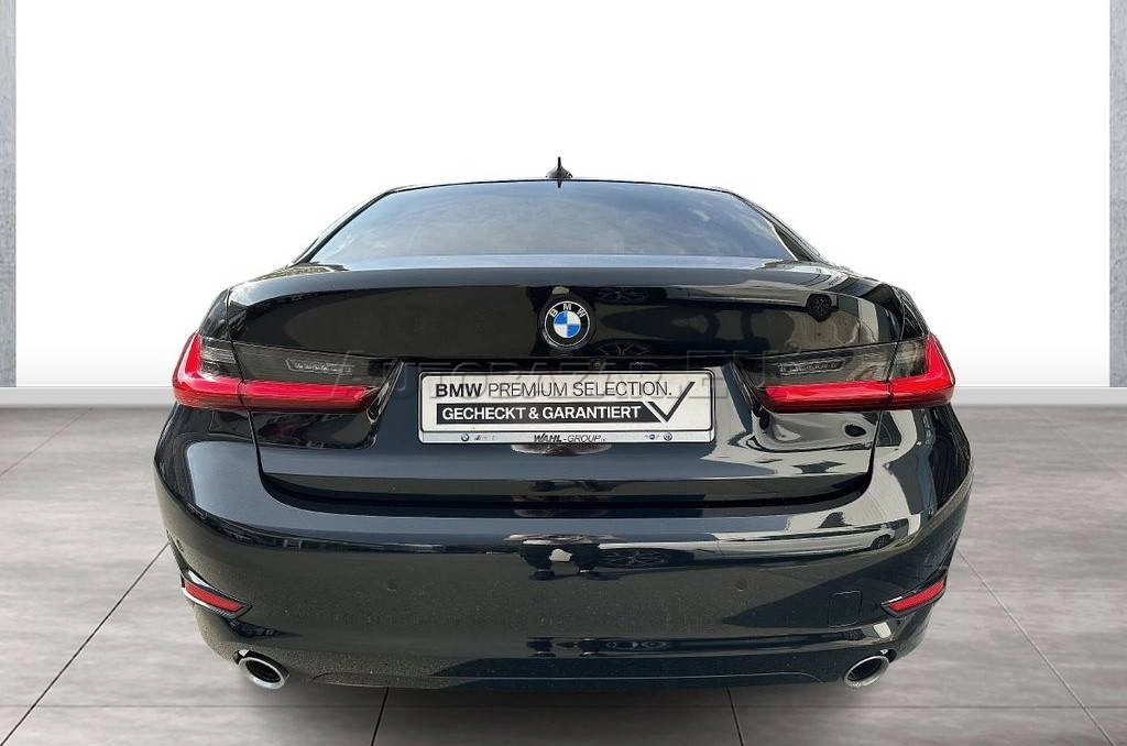 BMW Rad 3 330i A/T