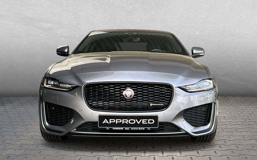 Jaguar XE 2.0D I4 R-Dyn SE AT
