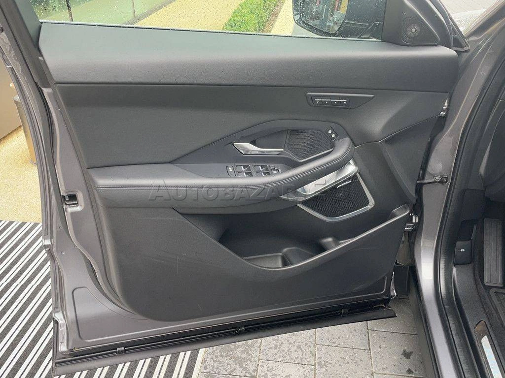 Jaguar E-Pace 2.0 I4 P200 MHEV SE AWD