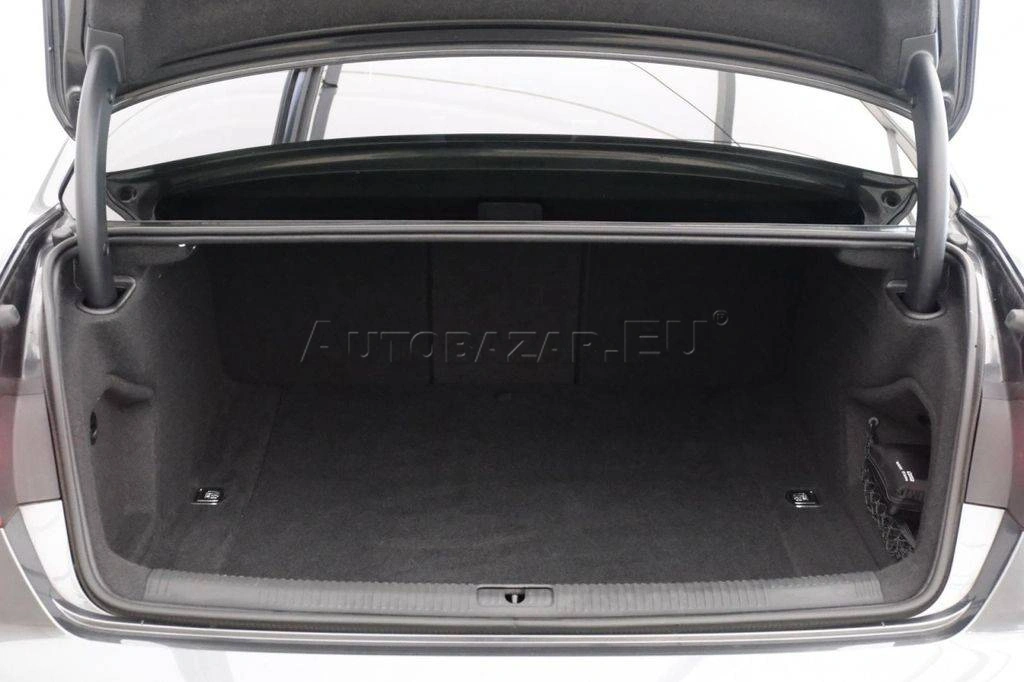 Audi A4 40 2.0 TDI S line S tronic