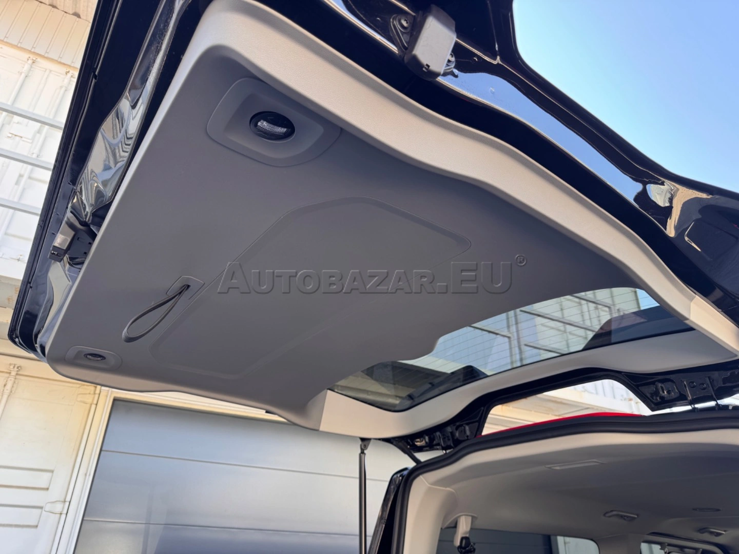 Ford Tourneo Custom 2025 na predaj – fotografia 23