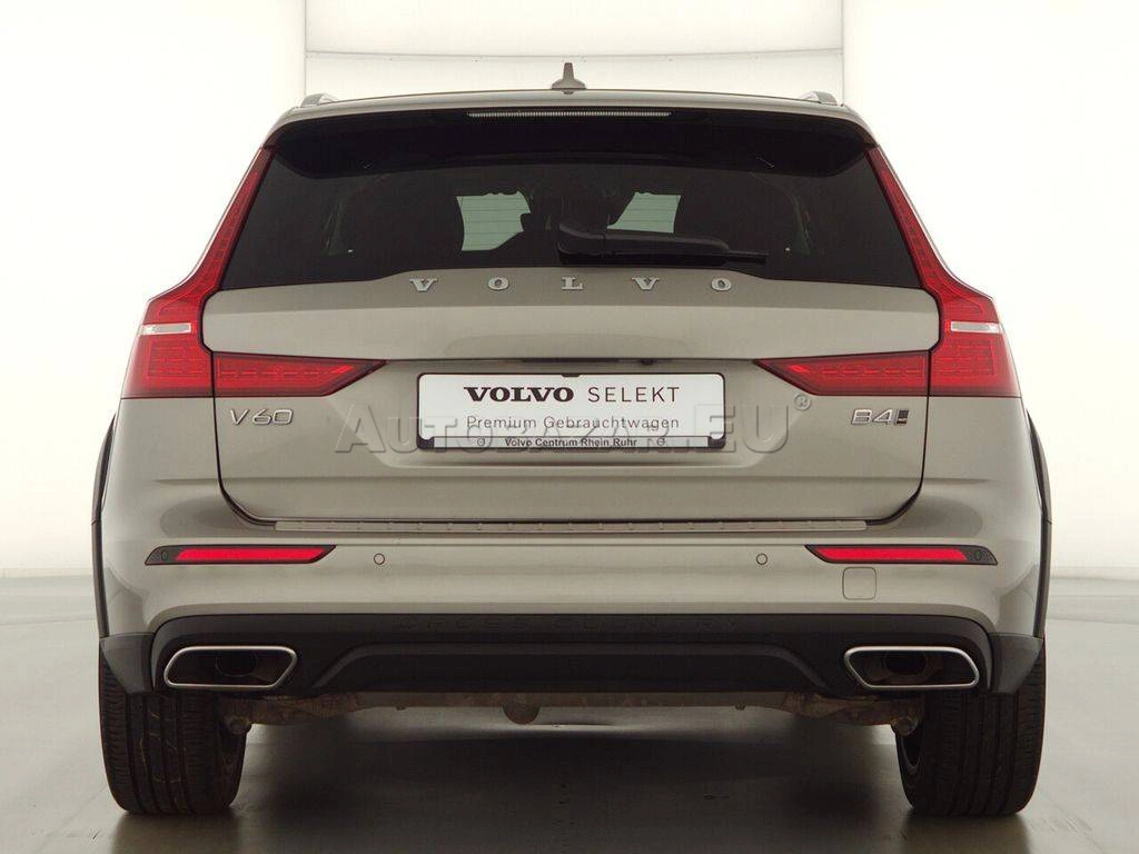 Volvo V60 Cross Country Pro AWD
