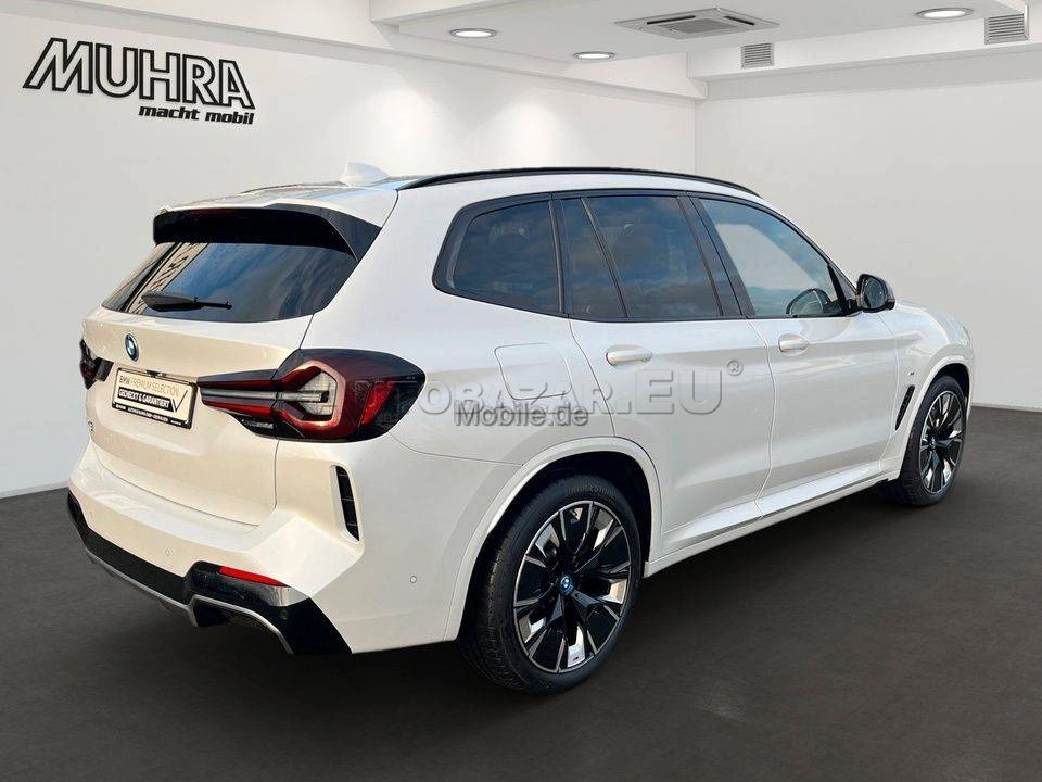 BMW iX3 A/T