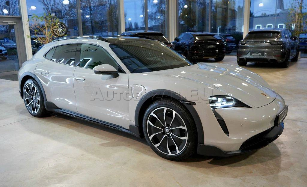 Porsche Taycan 4 Cross Turismo