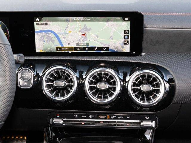 Mercedes-Benz CLA Shooting Brake SB 220 d A/T