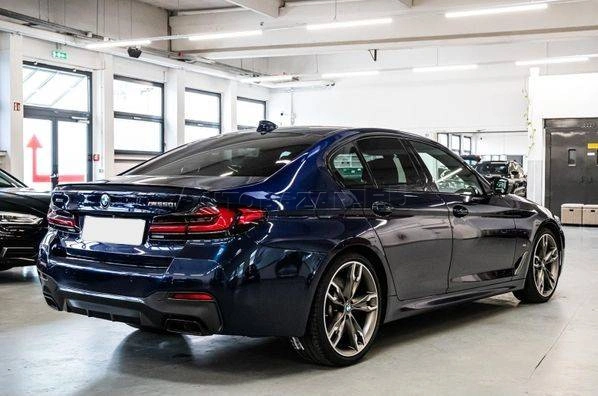 BMW M550i xDrive A/T