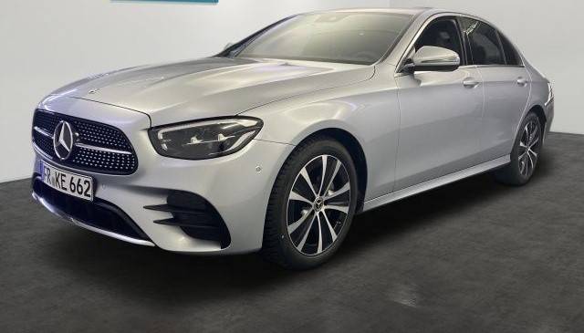 Mercedes-Benz E trieda Sedan 300 d mHEV 4MATIC A/T